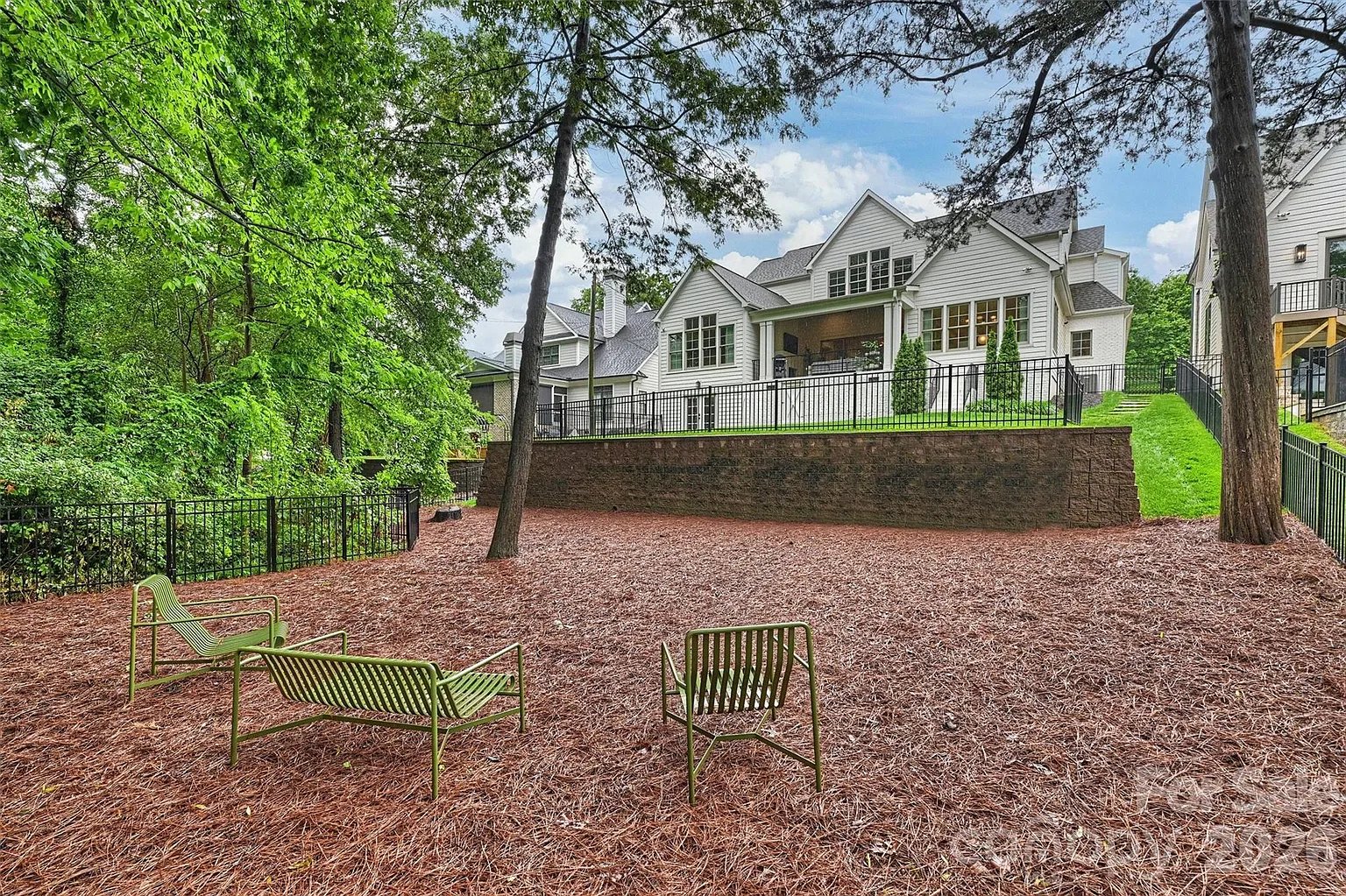 1525 Lynway Dr