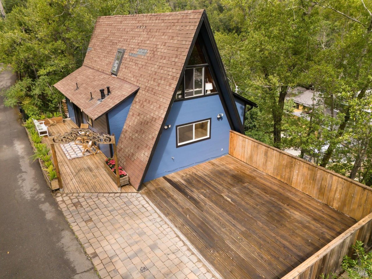 60 Piper Ln