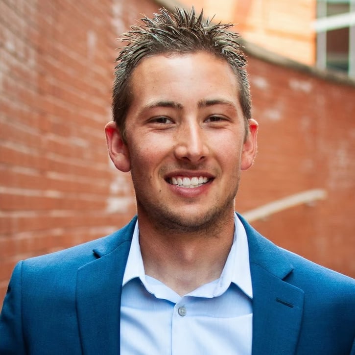 Carlo Arnello Lee’s Summit, MO Real Estate Agent Headshot