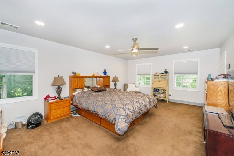 23 Crescent Ridge Rd
