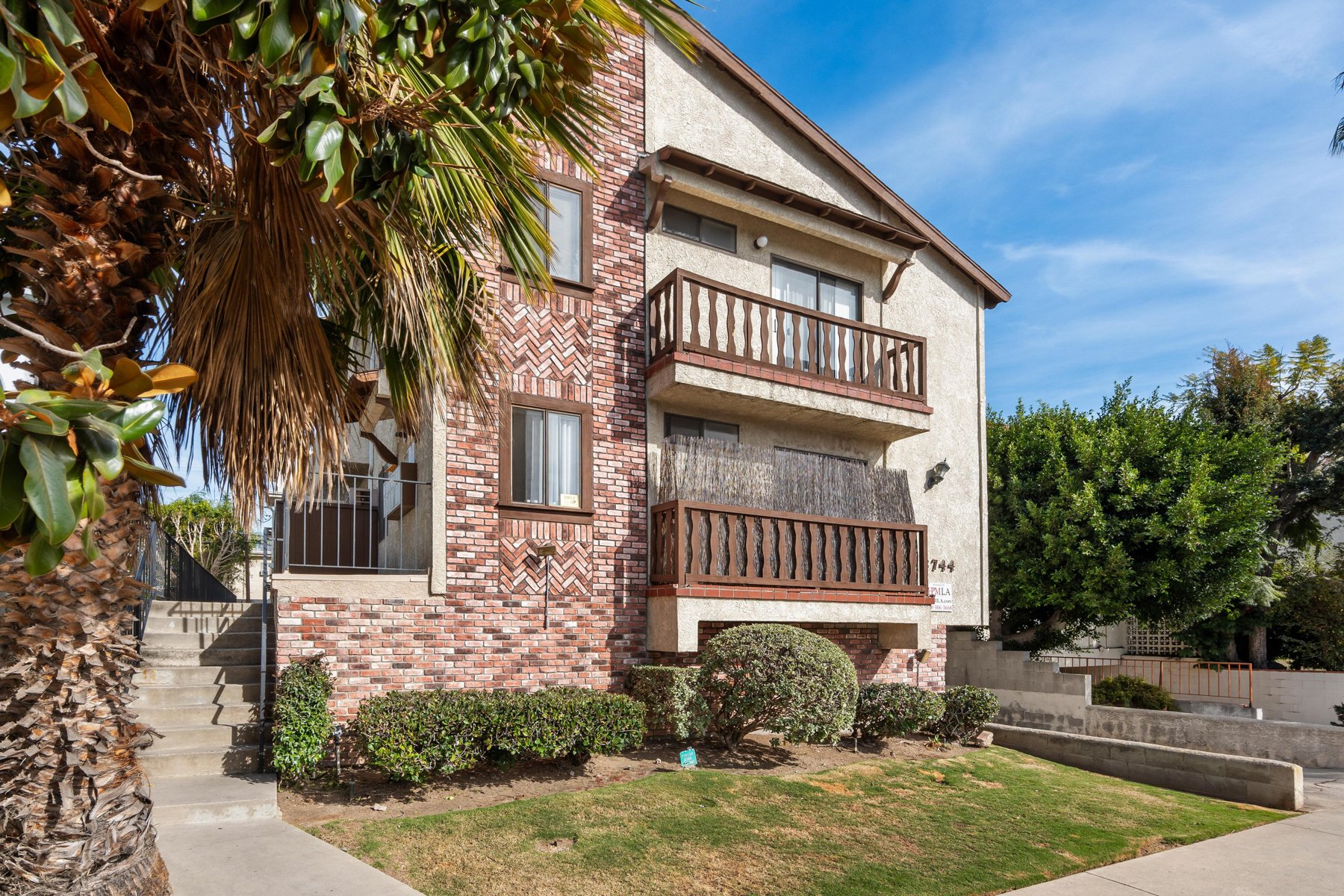 3744 Delmas Terrace, Palms