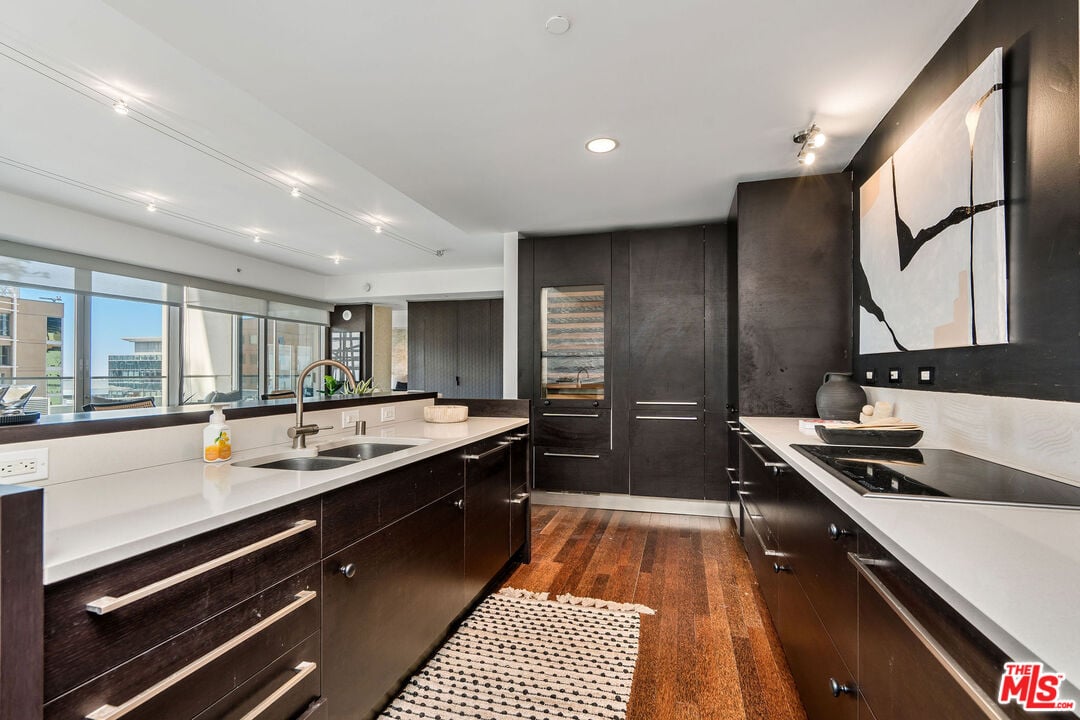 6250 Hollywood Blvd, #10L