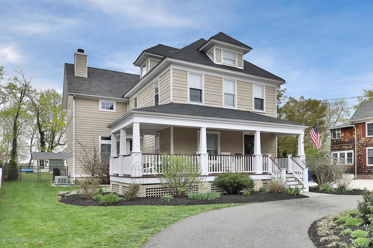 693 River Rd