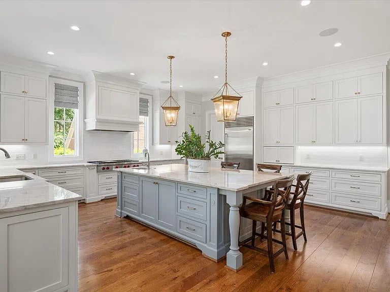 3347 Alamance Dr