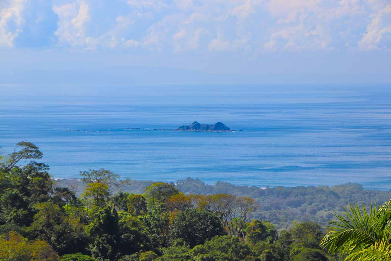 Large Uvita Lot With Whale’s Tail Ocean Views, Sunsets & Legal Water – Ready to Build!