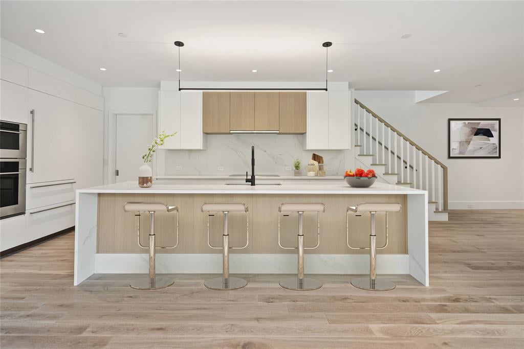 41 Richmondville Ave Unit: Duplex 2