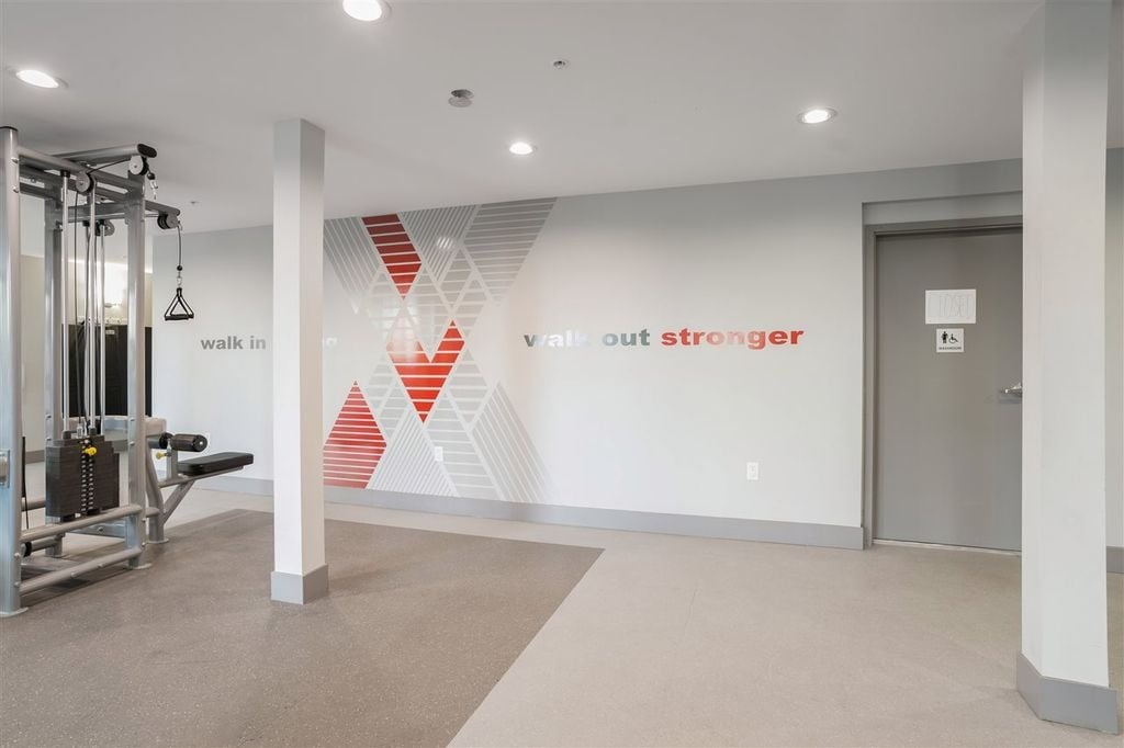 255 W 1st St, #510