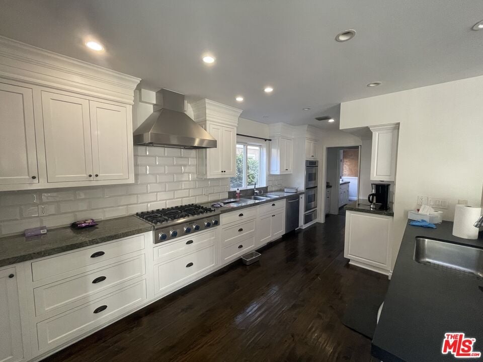 9500 Cresta Dr