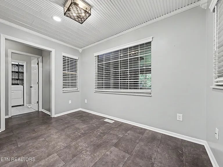 5516 Oakside Drive