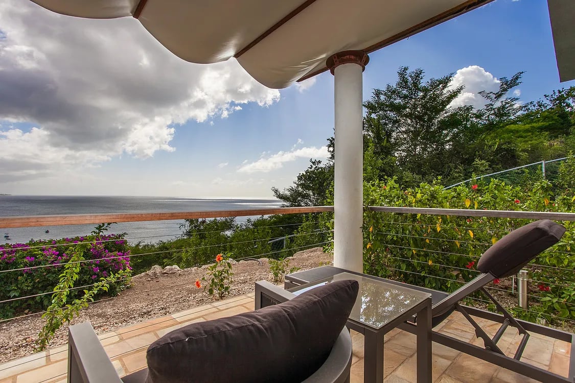 Ce blue Villa