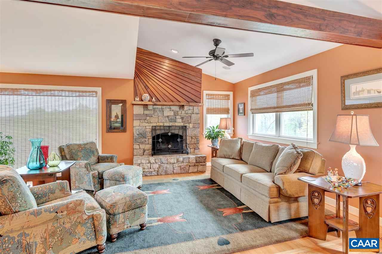 3458 Reas Ford Ln