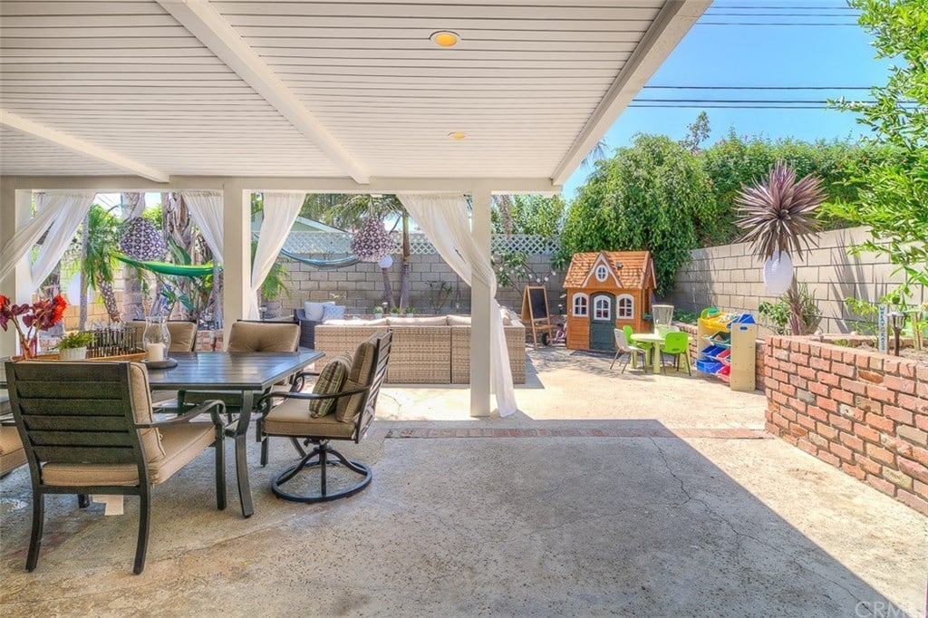 3221 Nebraska Pl
