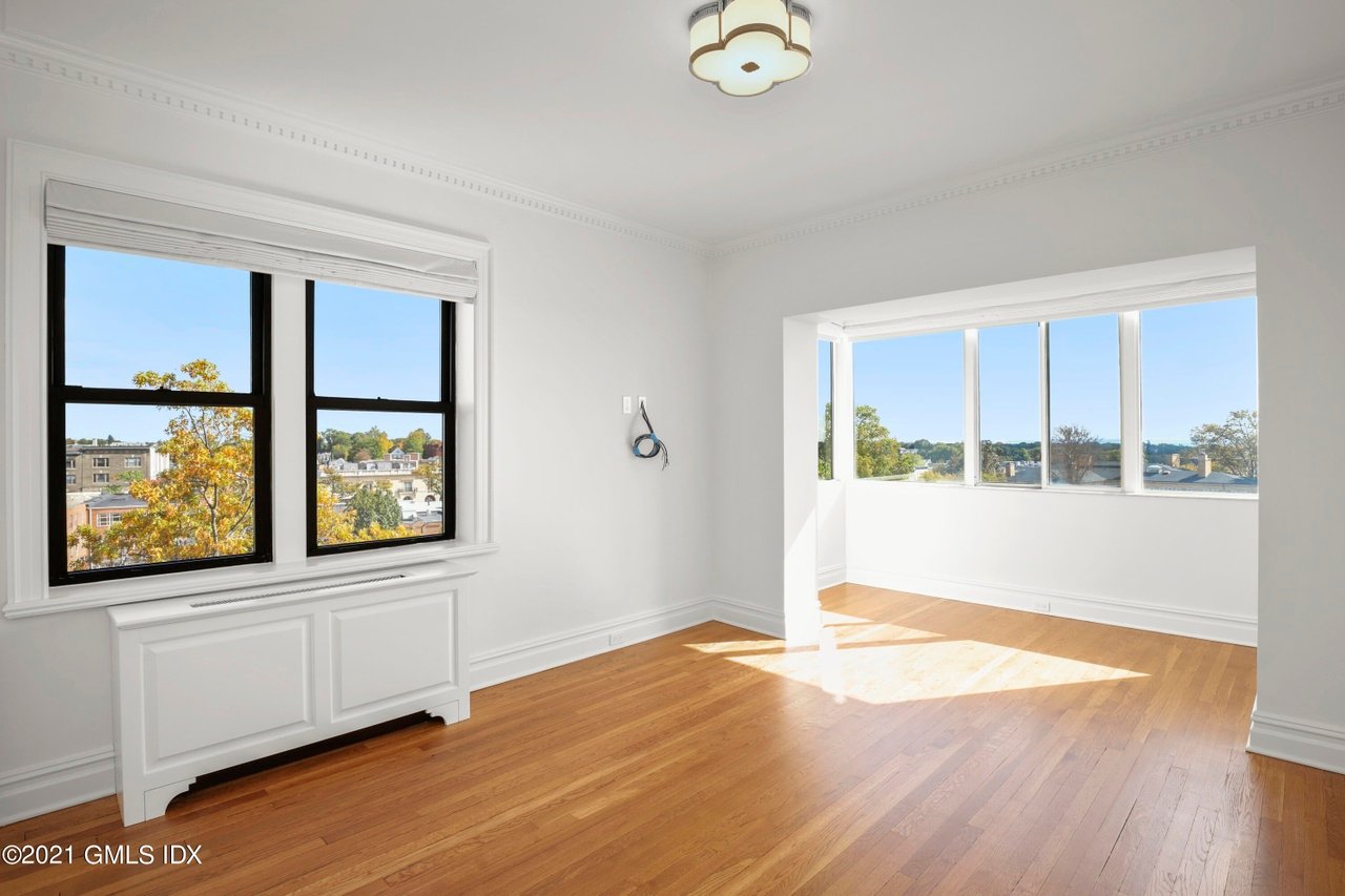 40 W Elm St #5D
