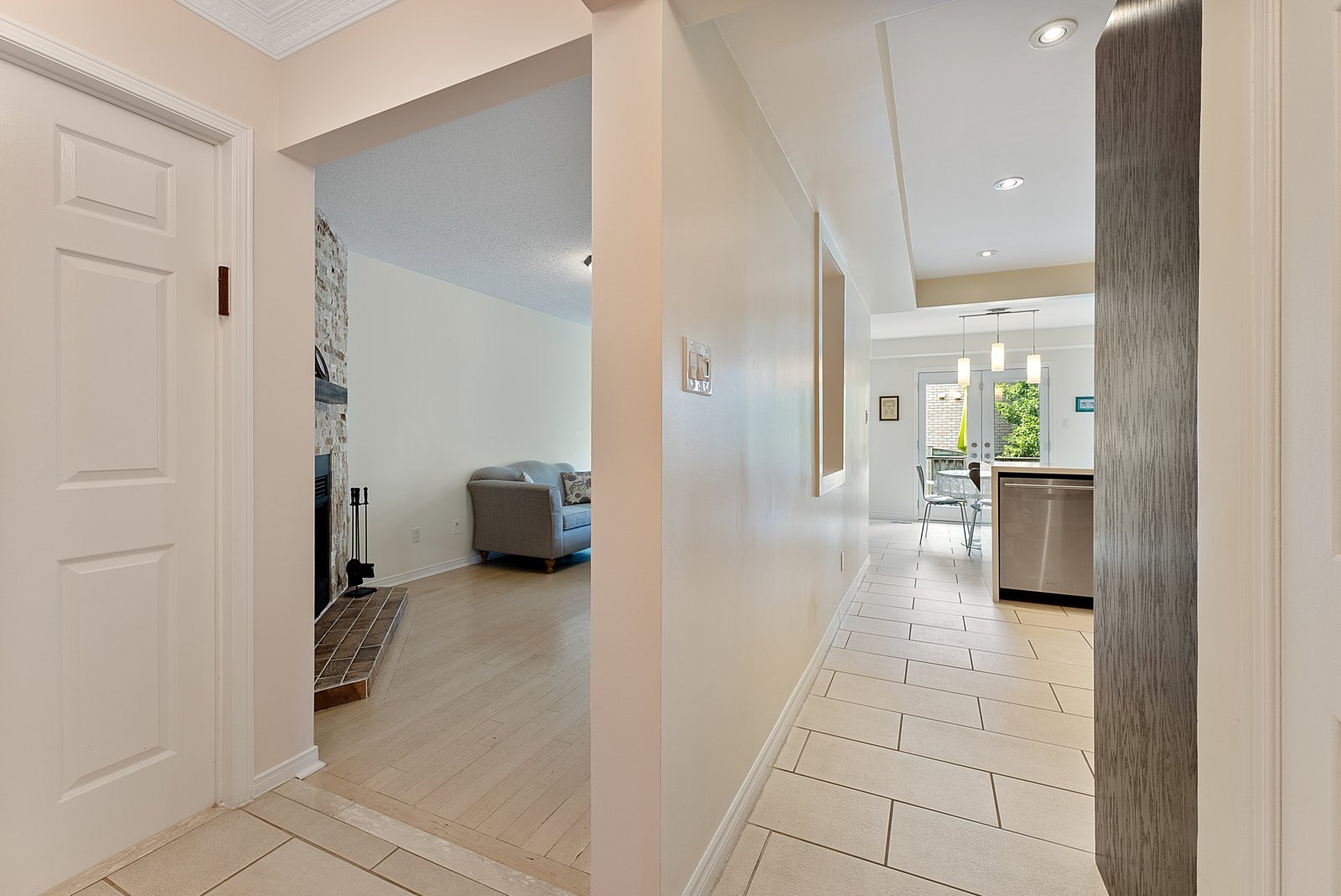 28 Thornway Ave