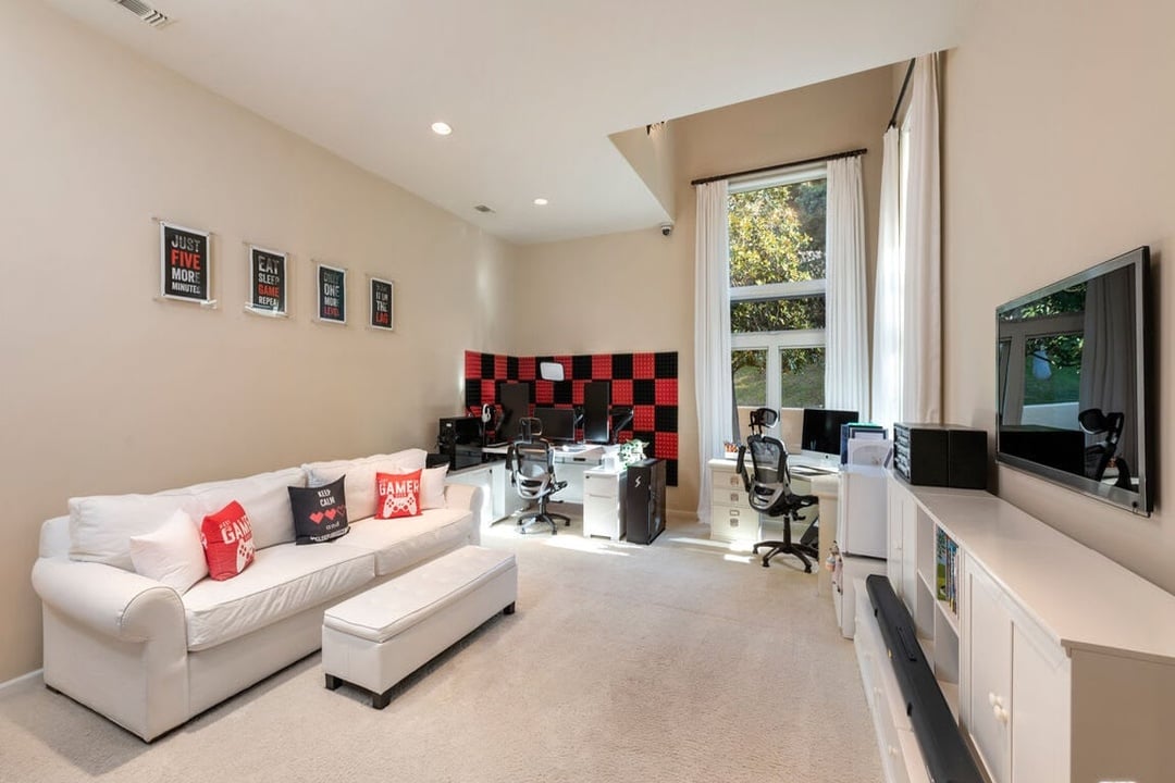 Eminence Heights