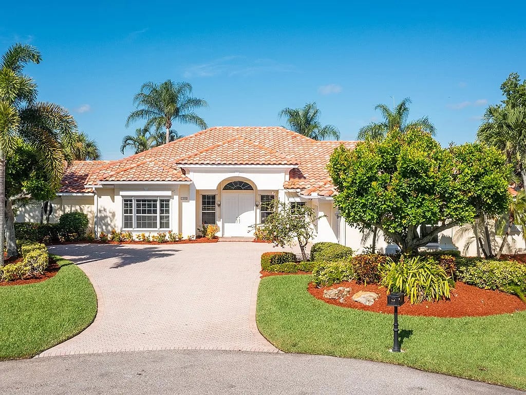 1895 Paseo Del Lago Ln