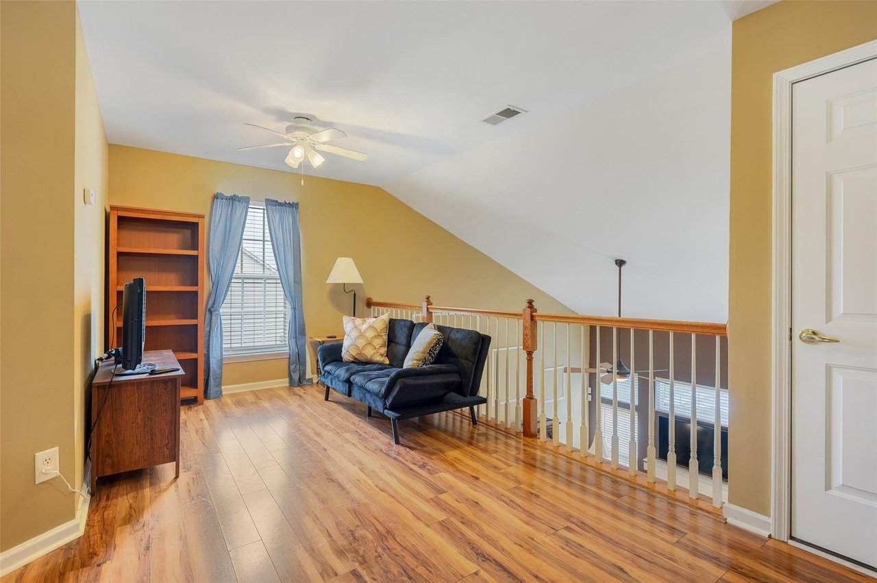 4090 Holly Villa Cir