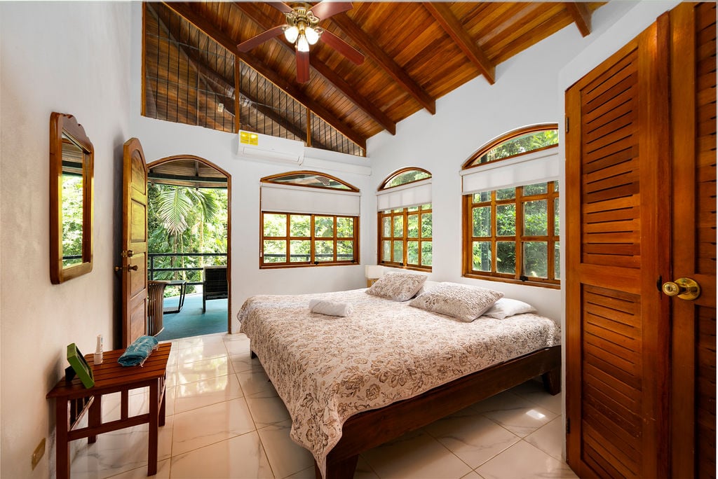 CASA PURA VIDA – MANUEL ANTONIO 3 BEDROOM HOME