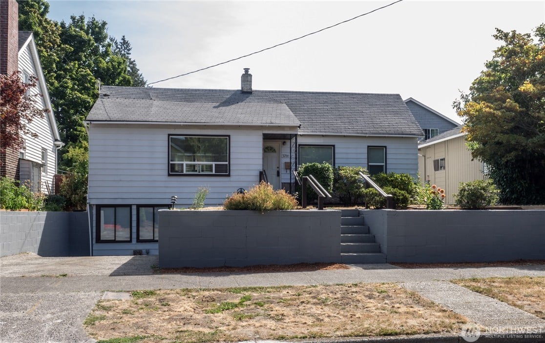 3266 42nd Avenue SW