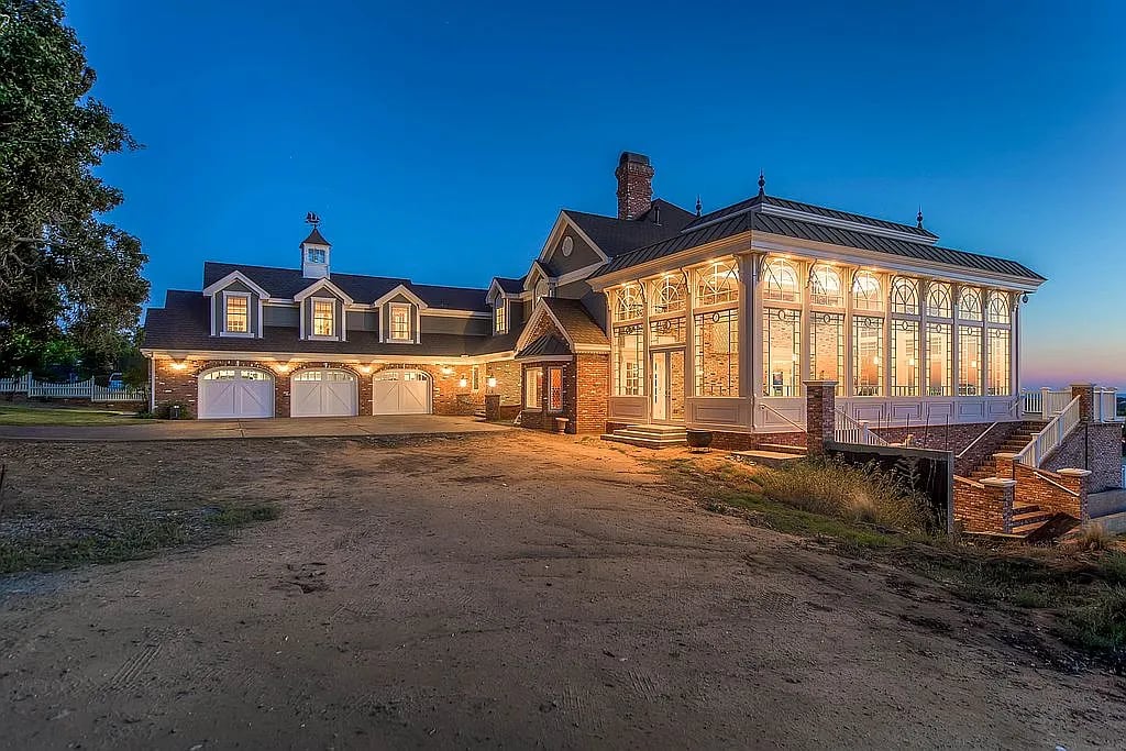 4403 Highland Dr