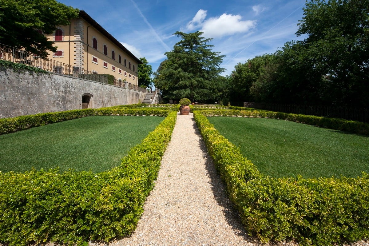 Period Villa Apartment With Private Garden
