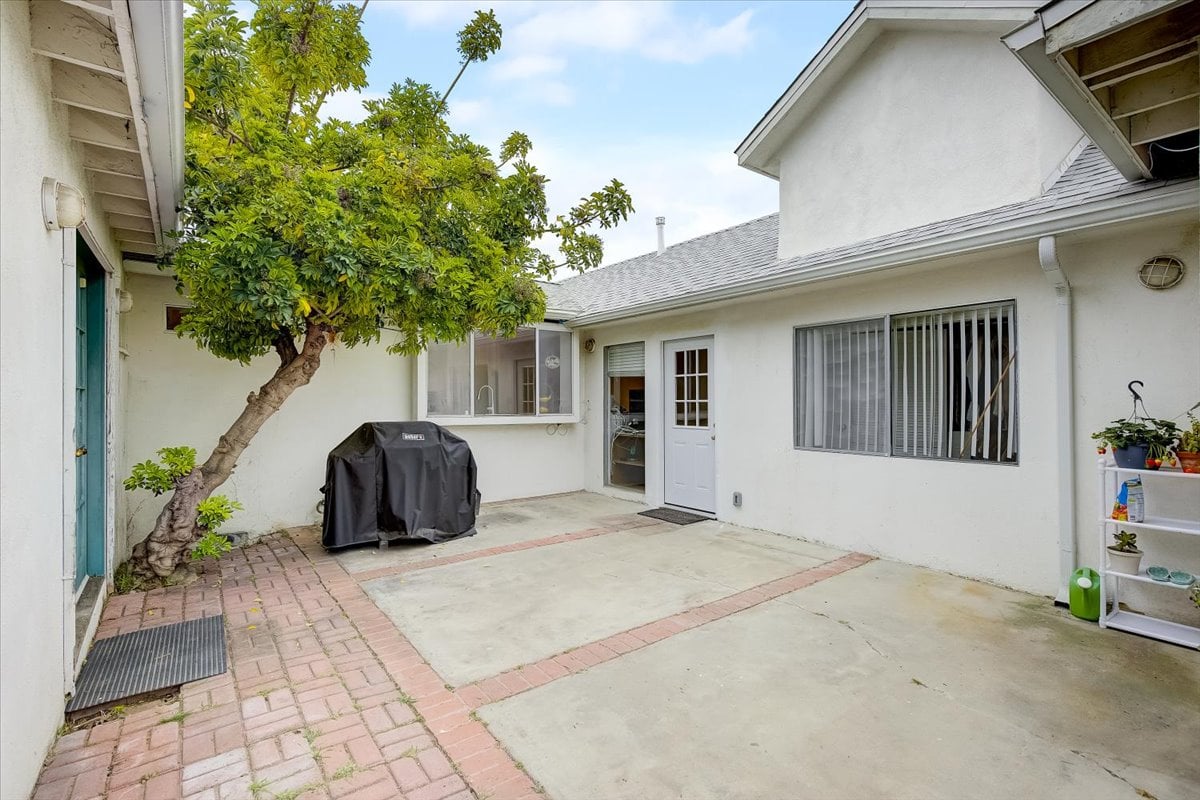7906 Kittyhawk Ave