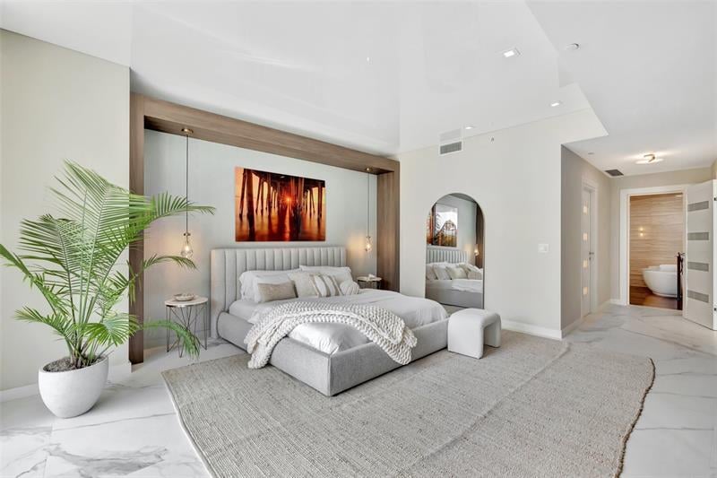 2200 N Ocean Blvd: Unit S303