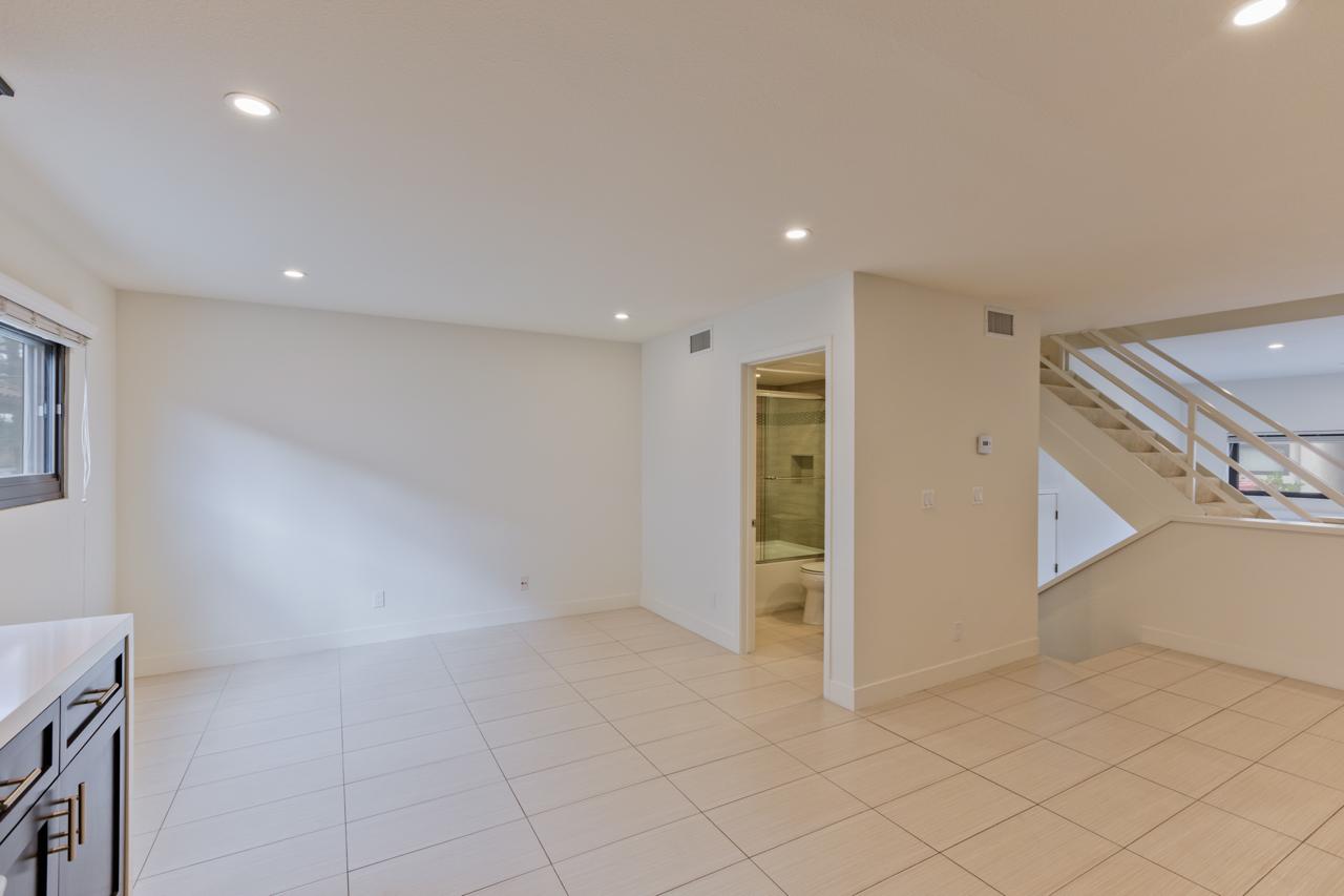 6930 De Celis Place, 34, Los Angeles, CA 91406