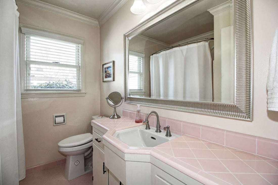 Just Listed! Beautiful East Sacramento Charmer in Great Location!