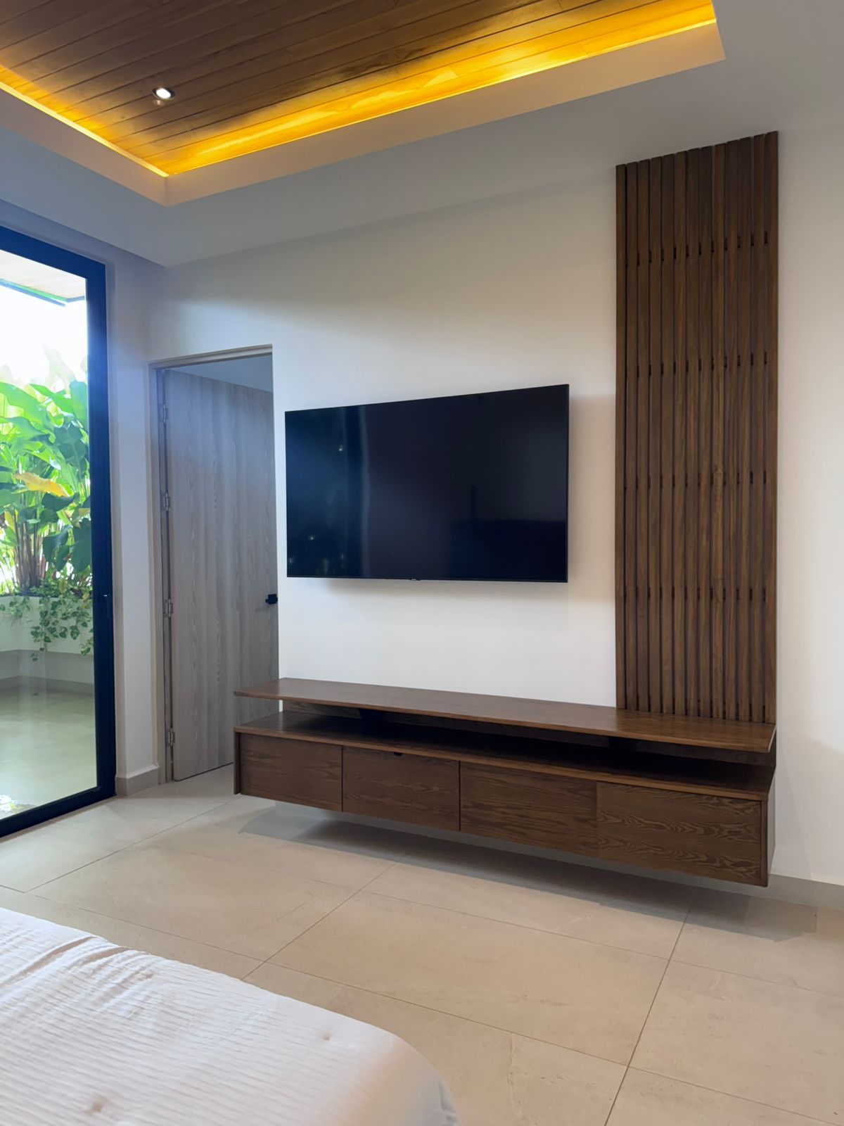 Turnkey Tropical-Modern 4BR Villa with Private Pool in Prestigious Hacienda Pinilla