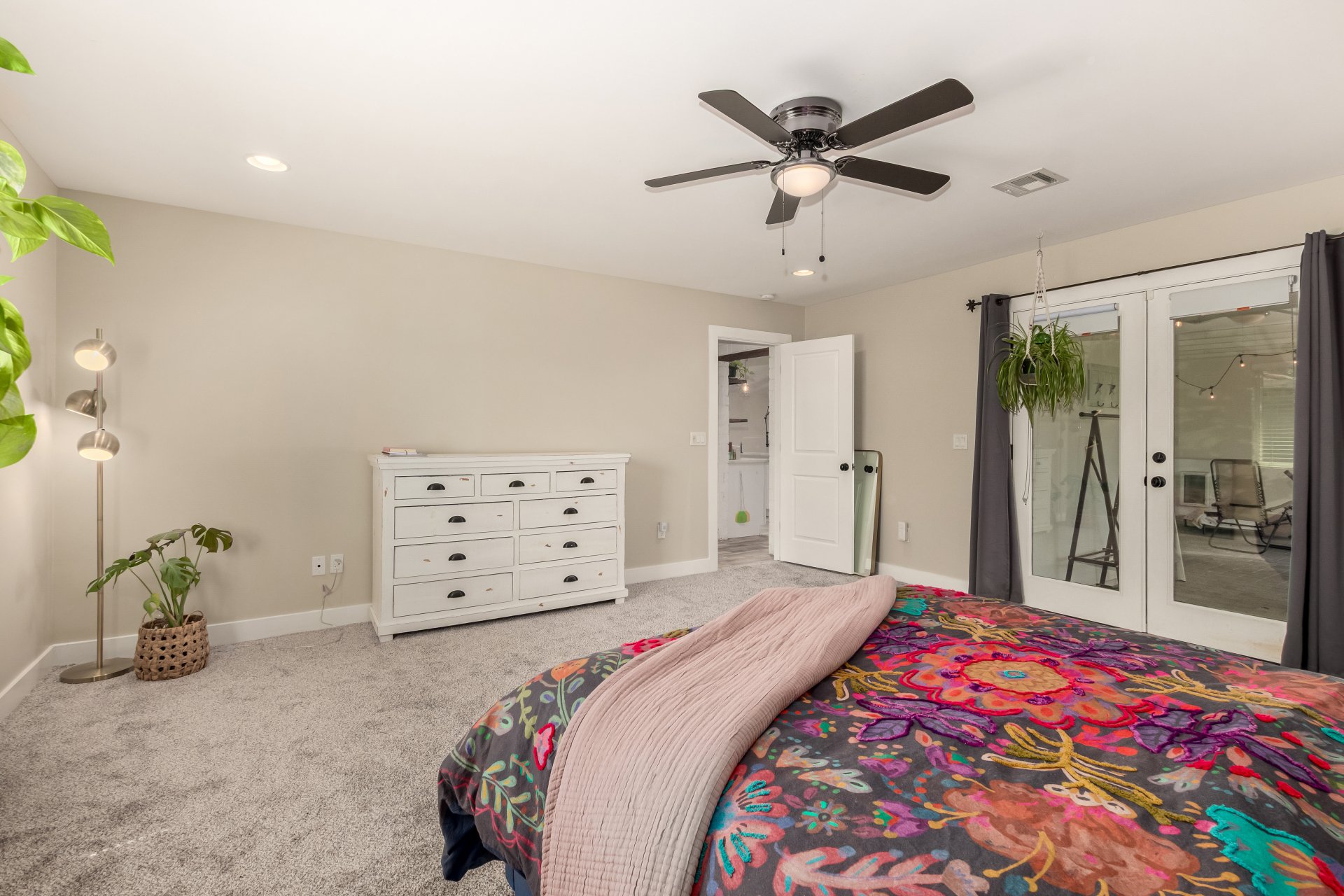 3439 N 45TH Place