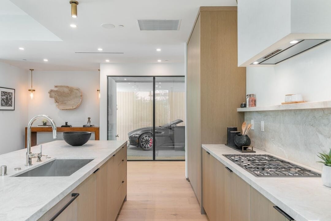 Windmere Crest, Dorrington Ave, 90048