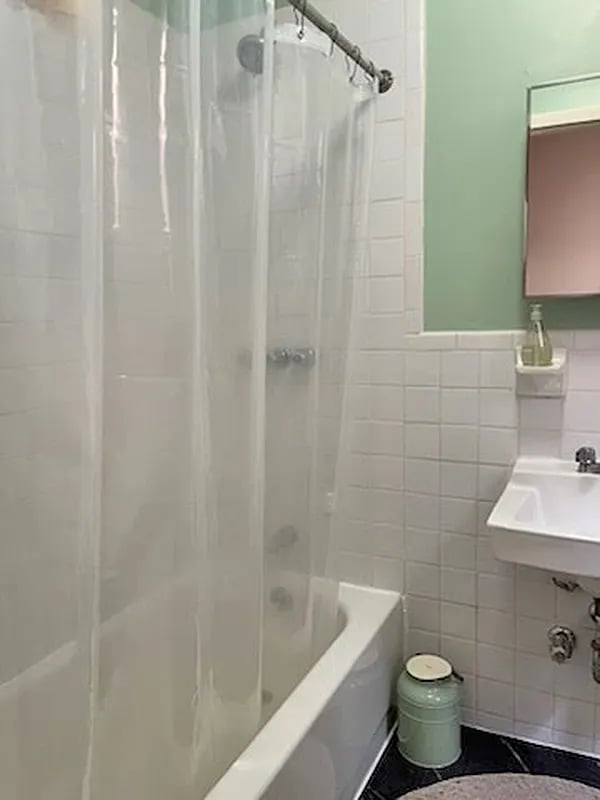 Union St between 6th and 7th Ave