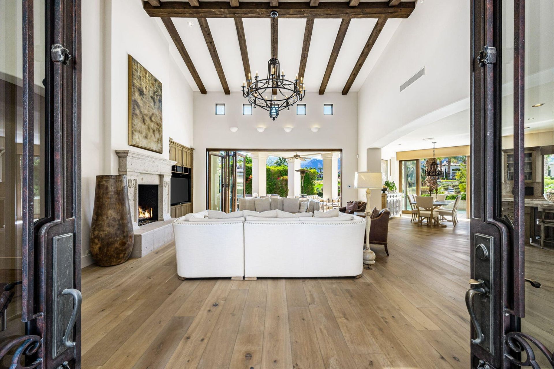 52705 Claret Cove