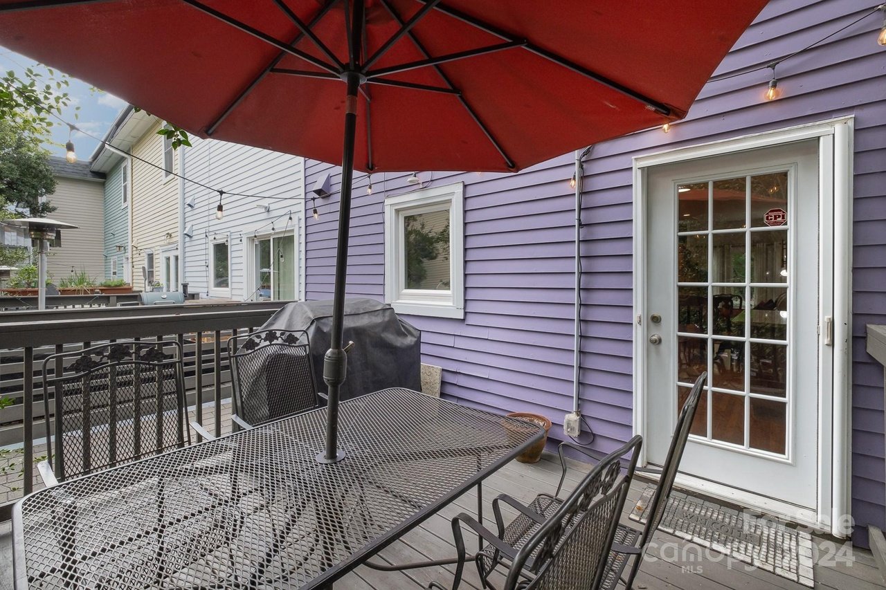 324 W 10th St