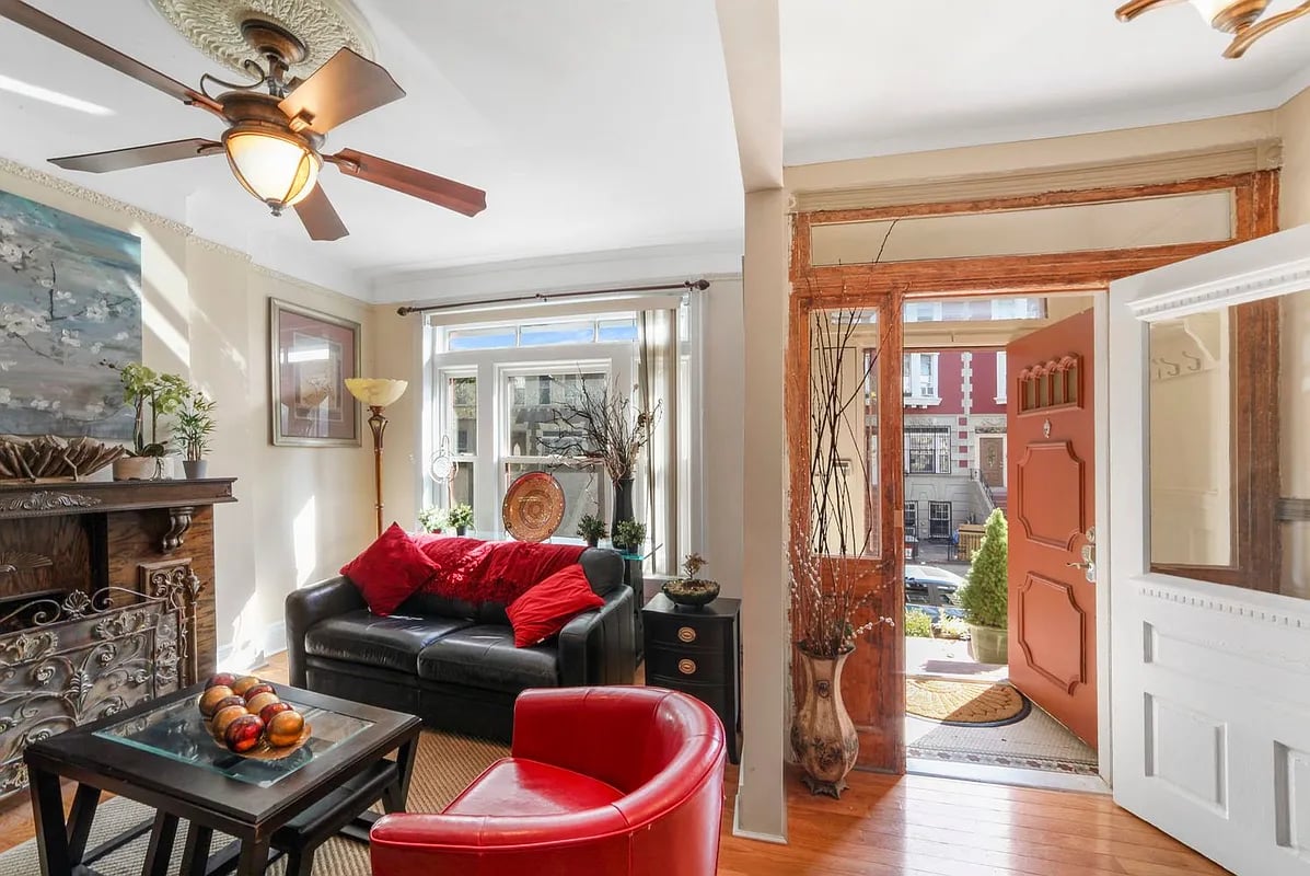 10 Virginia Place Unit: 2