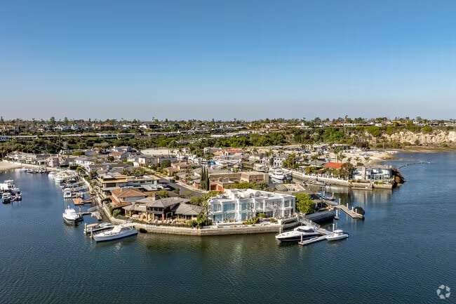 Find Dover Shores Newport Beach homes for sale with Harrison White, a trusted realtor specializing in waterfront and coastal Orange County properties.