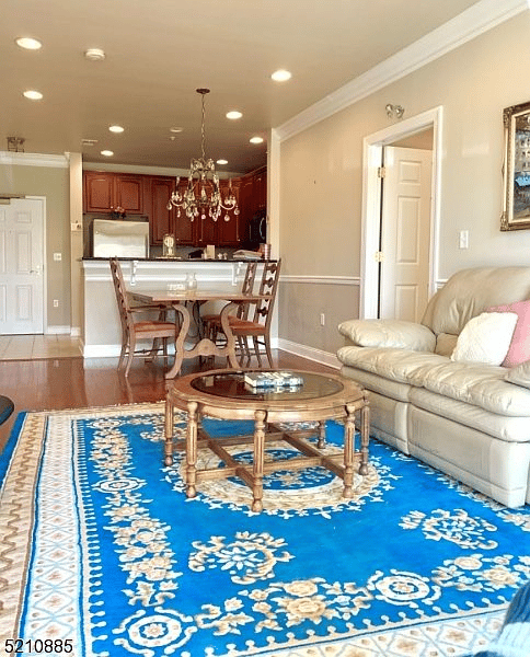 253 Victoria Dr #253