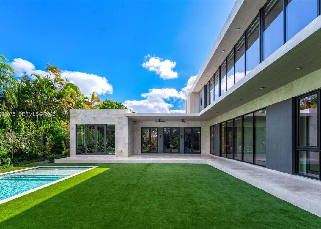 661 Melaleuca Ln