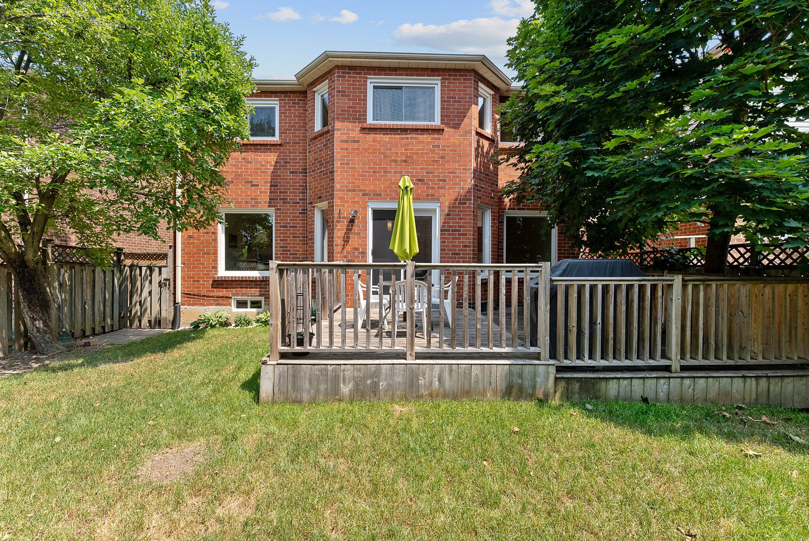 28 Thornway Ave