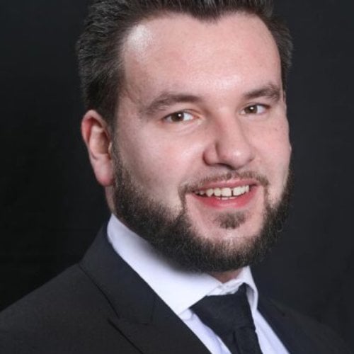 Mirza Pasovic Shelby Township, MI Real Estate Agent Headshot