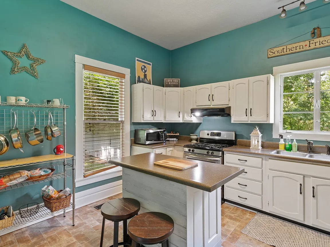 103 Cedar Hill Rd