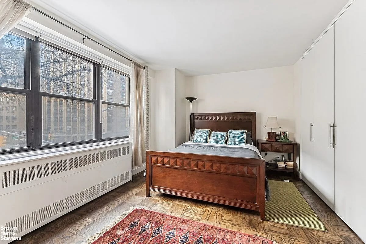 330 3rd Ave Apt 3-G