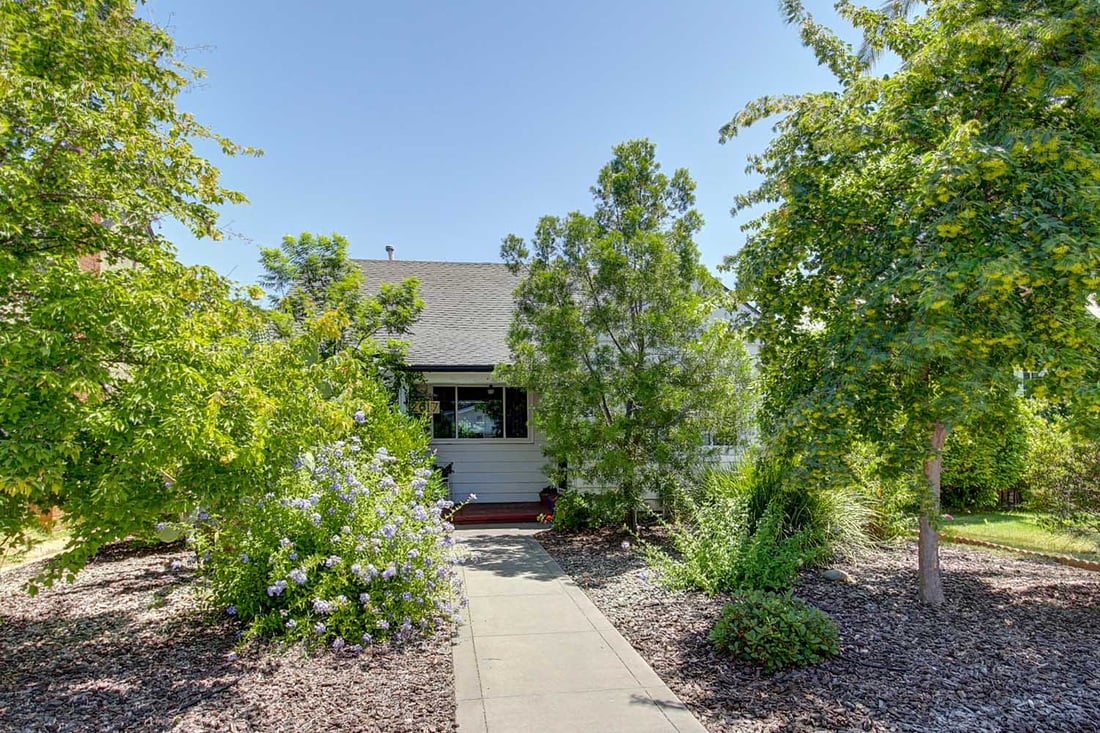 Just Listed! Excellent Location! and Under $300K!