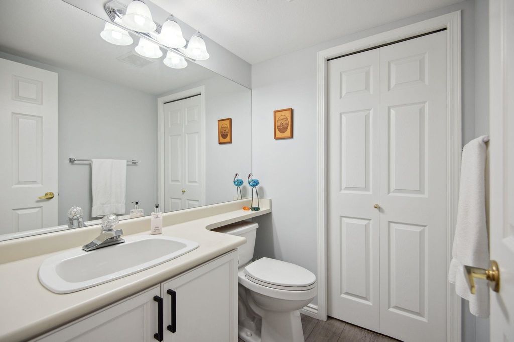 72 Jamieson Ct, #28