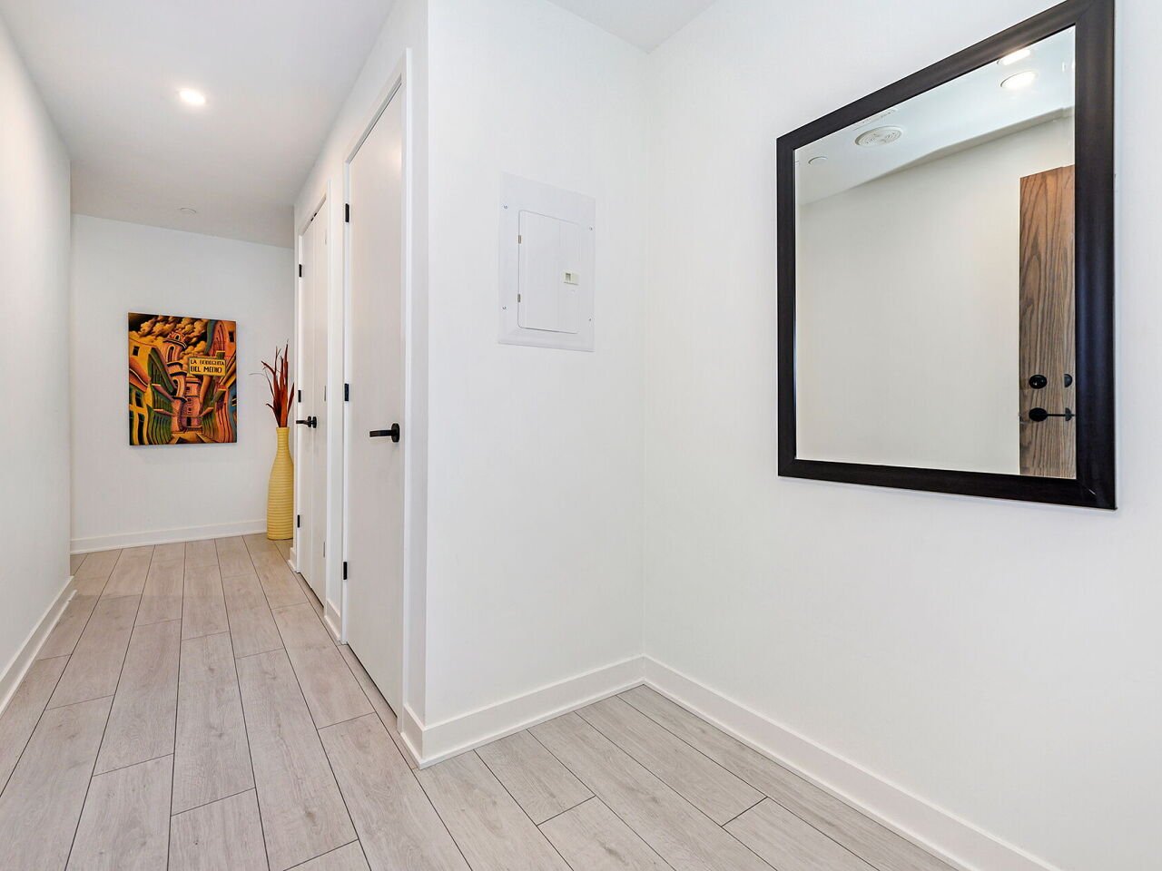 55 Charles St E Unit: 2604
