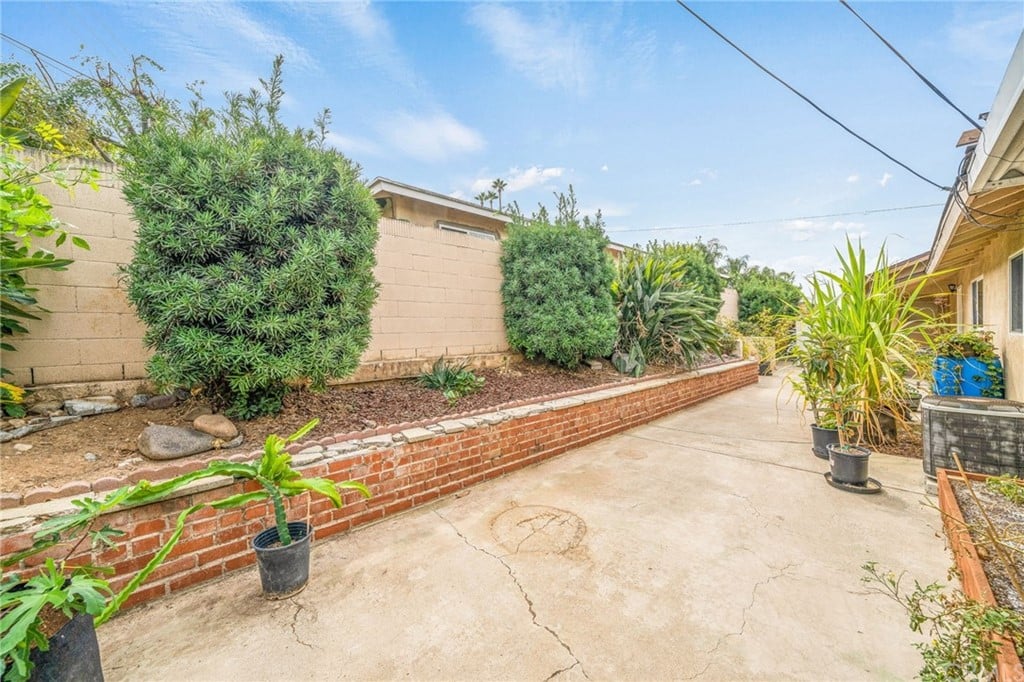 4053 N Santa Lucia St