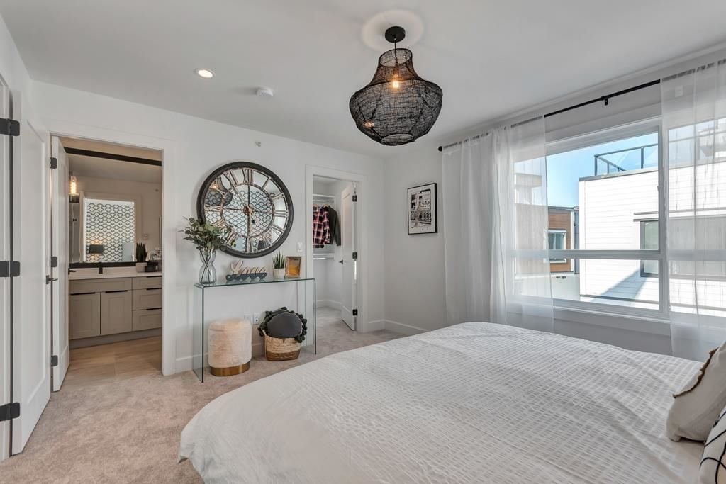 5476 Brydon Crescent, #4