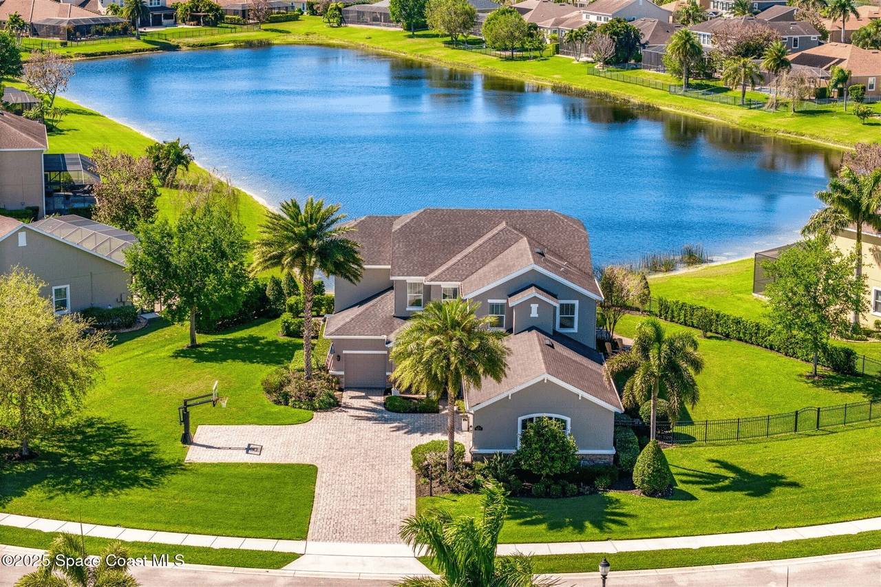 3077 Cortona Dr