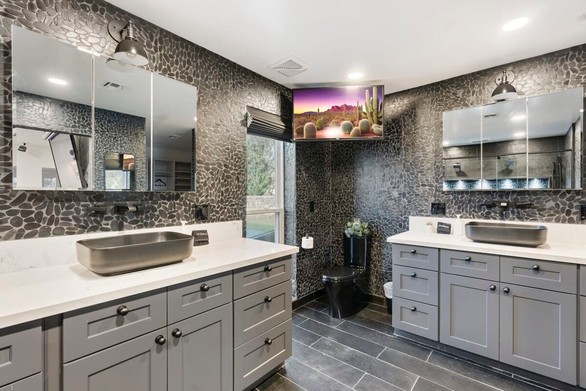 Phoenix Luxury! Pickleball | Free Heated Pool | Hot Tub